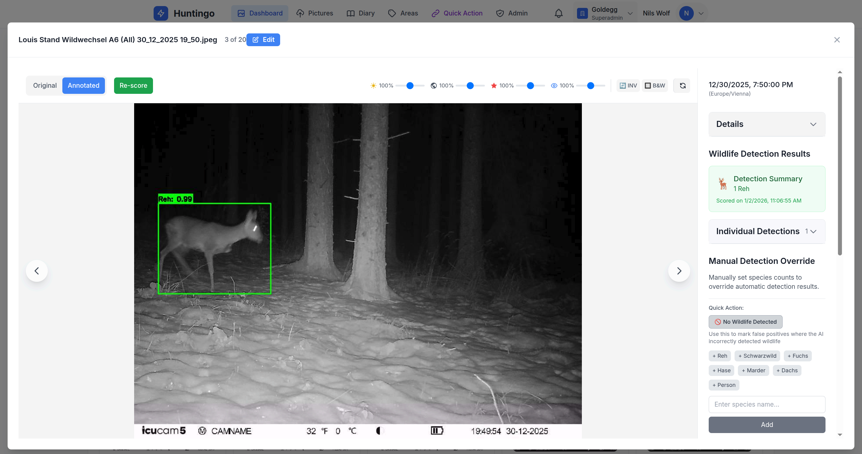 KI-Wildtier-Erkennung mit Bounding Boxes auf einem Wildkamerabild